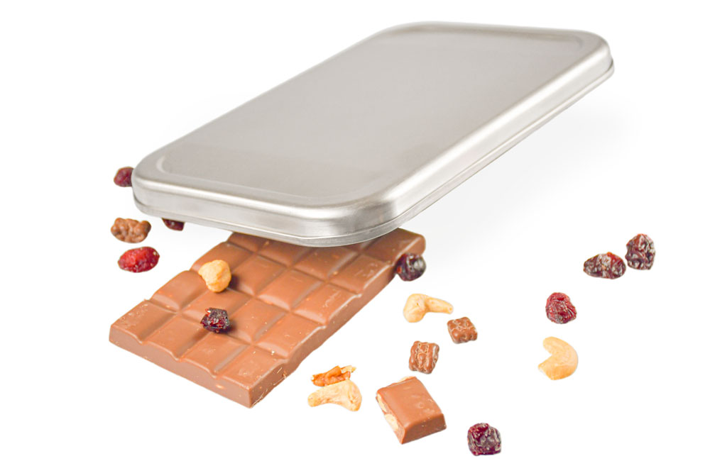 Stainless steel lid with pieces of chocolate, cashews, and dried berries – high-quality replacement lid for lunch box