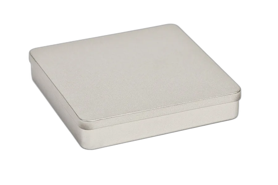Square chocolate tin